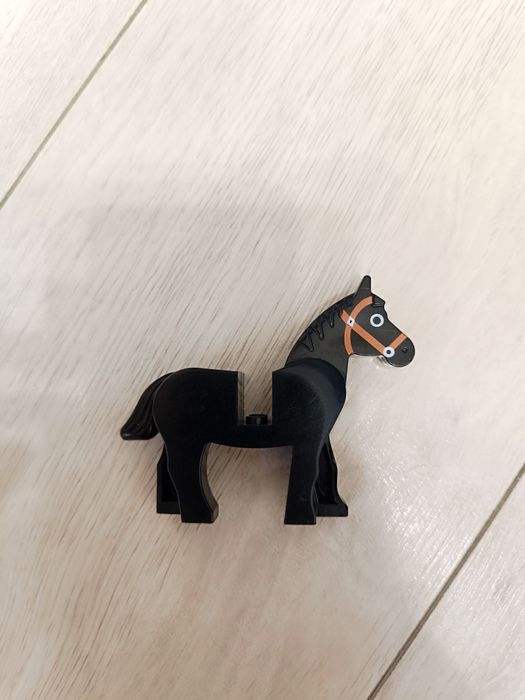 Lego castle фігурка коня