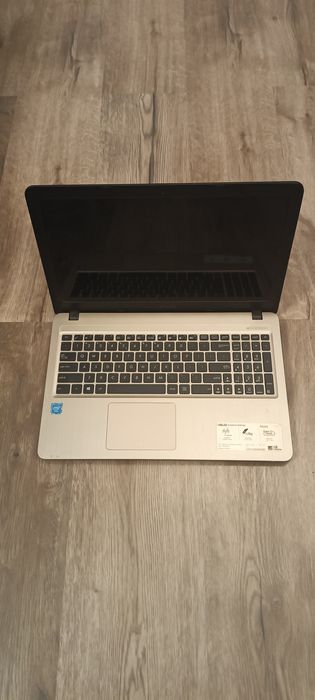 Laptop Asus R540S