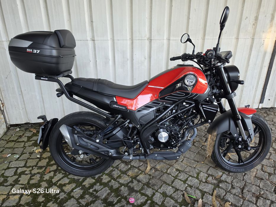 Benelli Leoncino 125cc  Garantia 05/2027