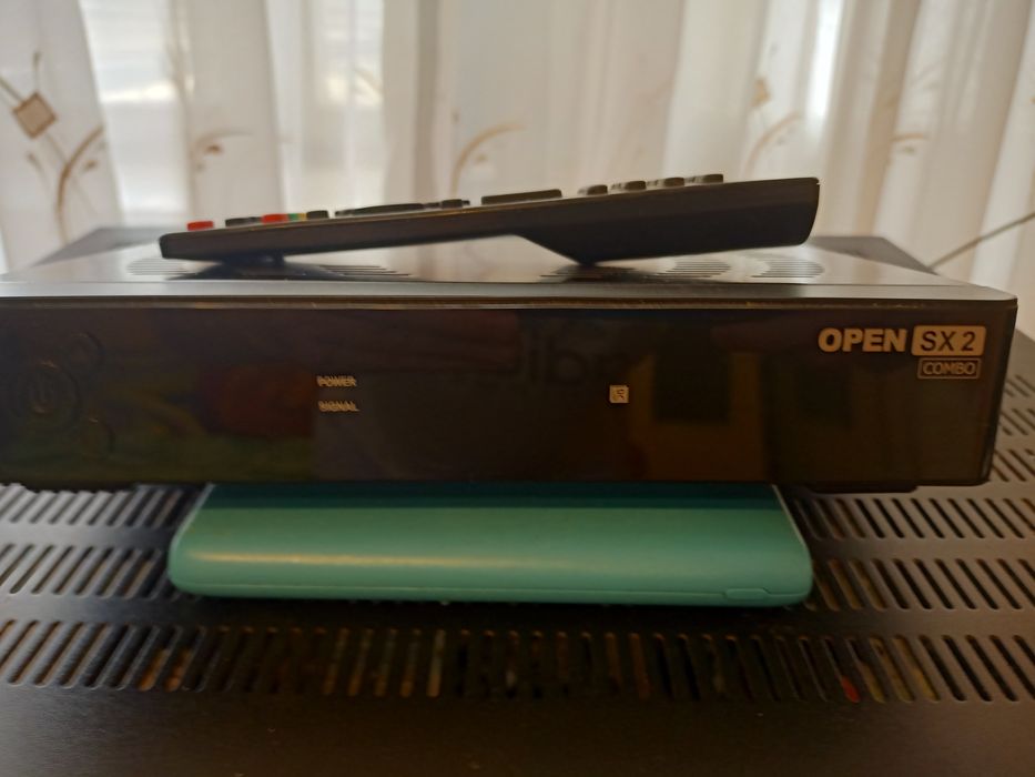 Продам супутниковий тюнер Open SX2 Combo DVB2/T2/C
