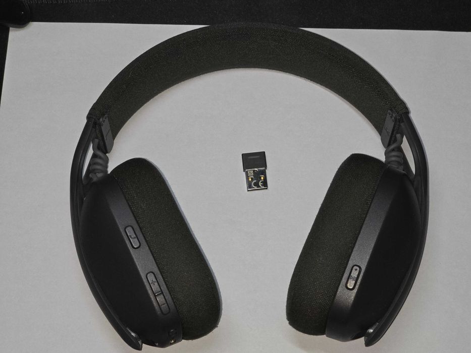 Навушники Logitech Zone Vibe 125