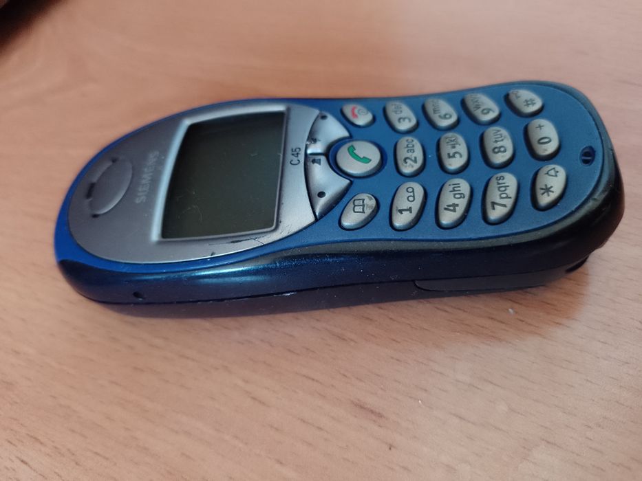 Stary telefon Siemens C 45.