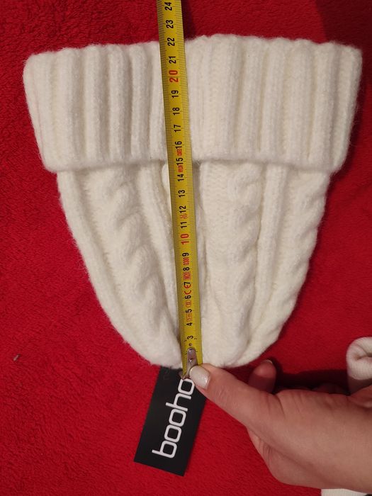 Шапка Boohoo . Нова