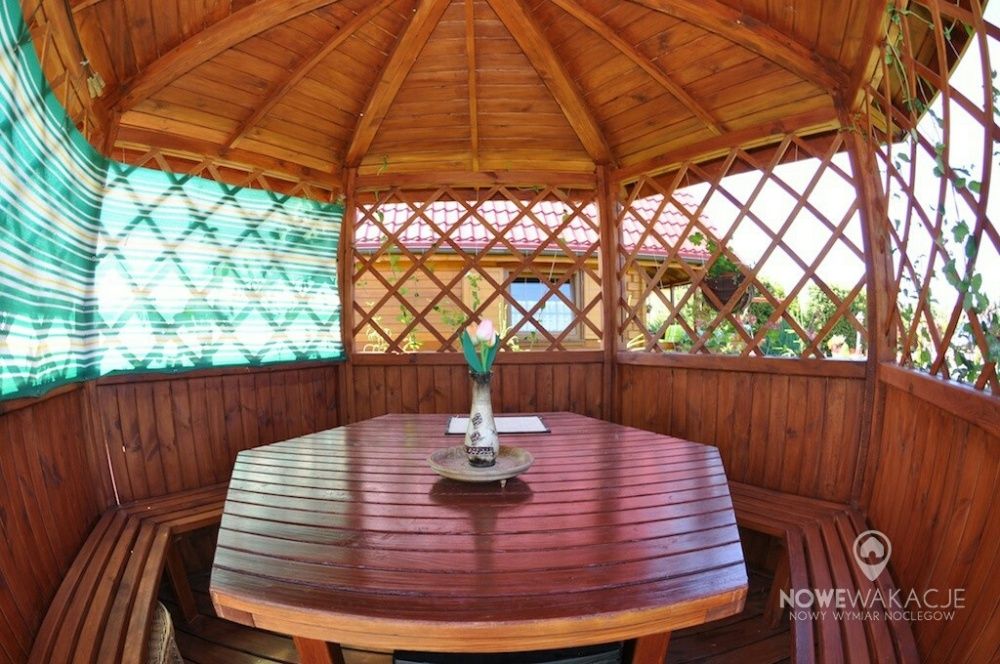 DOMKI nad morzem , jeziorem JAROSŁAWIEC.