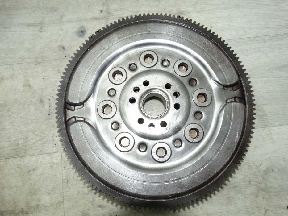 Б/У маховик демпферний  Peugeot Partner citroen 1.6 HDi 	2294001594