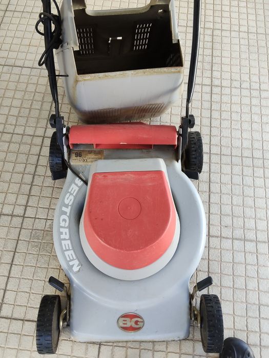 Máquina relva elétrica