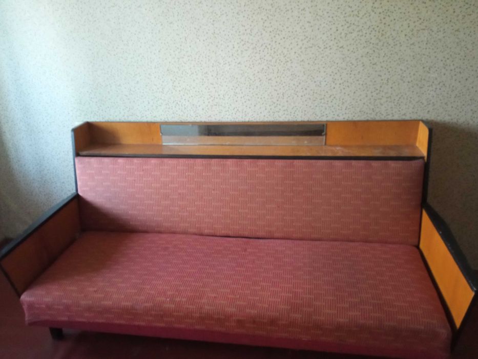 Продам диван двуспальный.