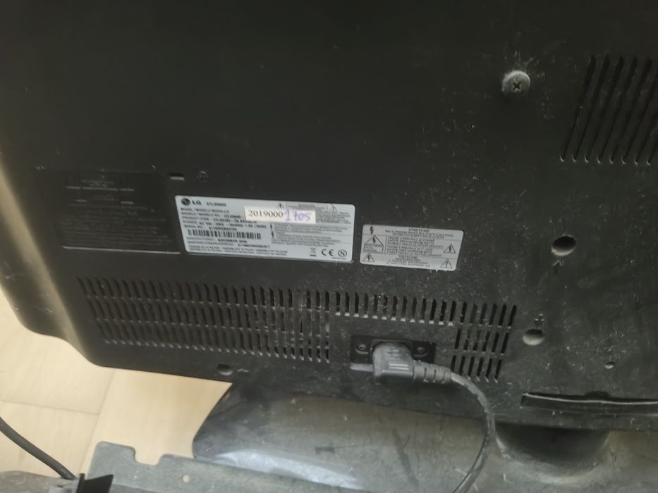 TV LG avariada para peças