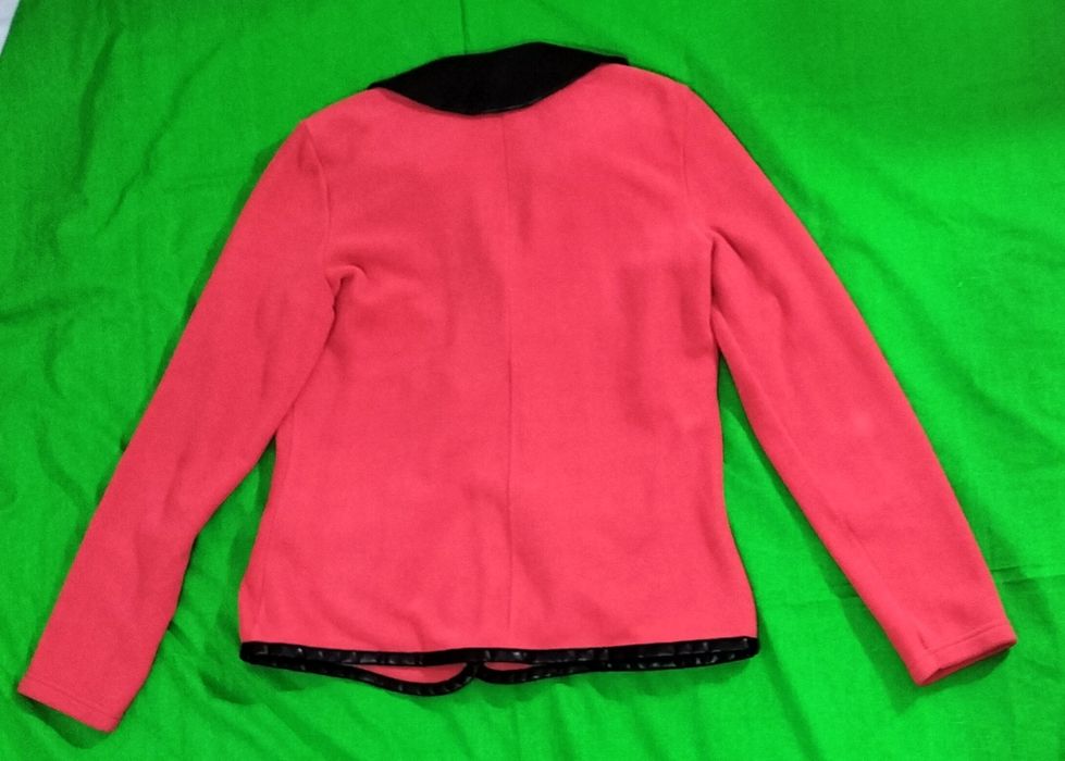 Casaco Vermelho de Senhora