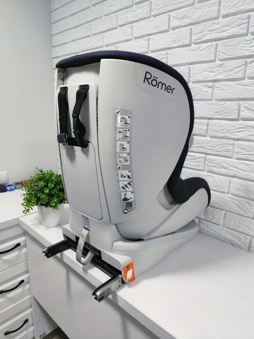 ‼️НІМЕЧЧИНА‼️Britax Romer ISOFIX Trifix автокрісло автокресло 9-18 кг