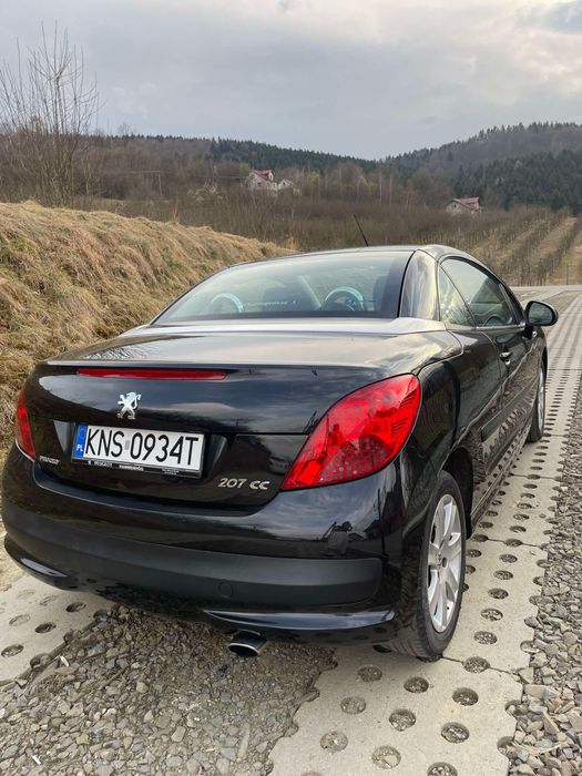 Peugeot 207cc.