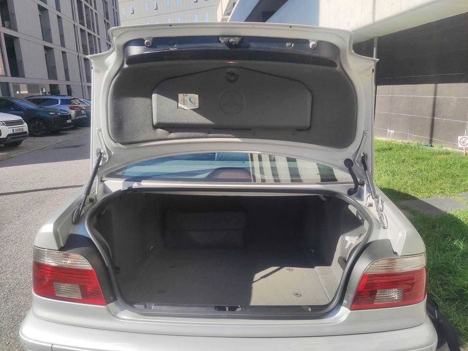 BMW 520d, E39, ano 2001, nacional, 179.000 km comprovados.