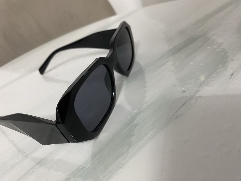 Óculos de sol preto moderno estilo Prad diamantado