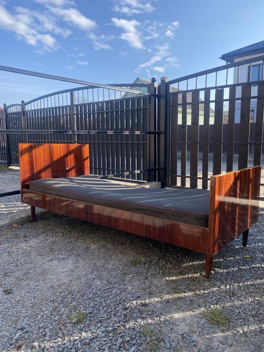 Ліжко односпальне