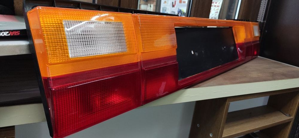 Бленда на крышку багажника Audi 100/200