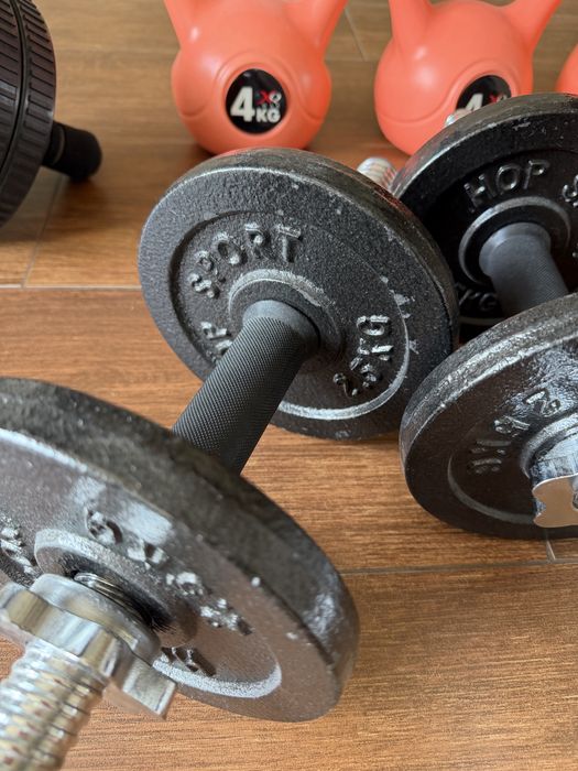 Zestaw do ćwiczeń – hantle regulowane + kettlebell 2×4 kg