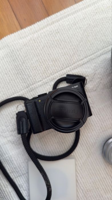 Fugifilm X-M1 com lente 16-50mm + lente 25mm