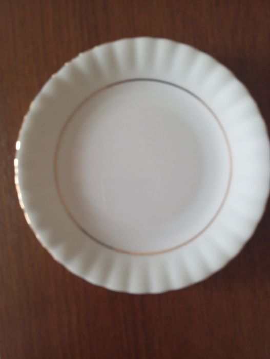 Porcelana używane Iwona ze złotą nitką