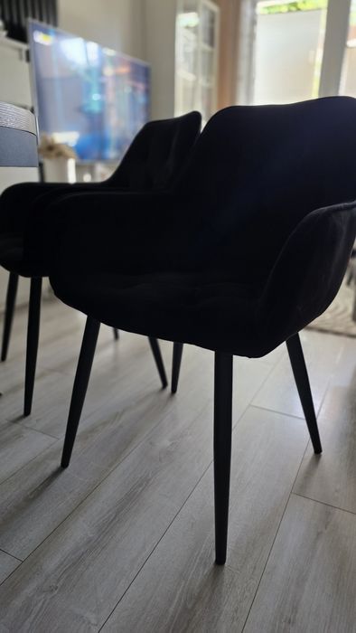 4xKrzesla tapicerowane welurowe czarne do jadalni salonu.