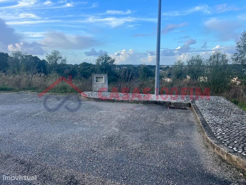 Lote de 555 m² para moradia em urbanização tranquila, Leiria