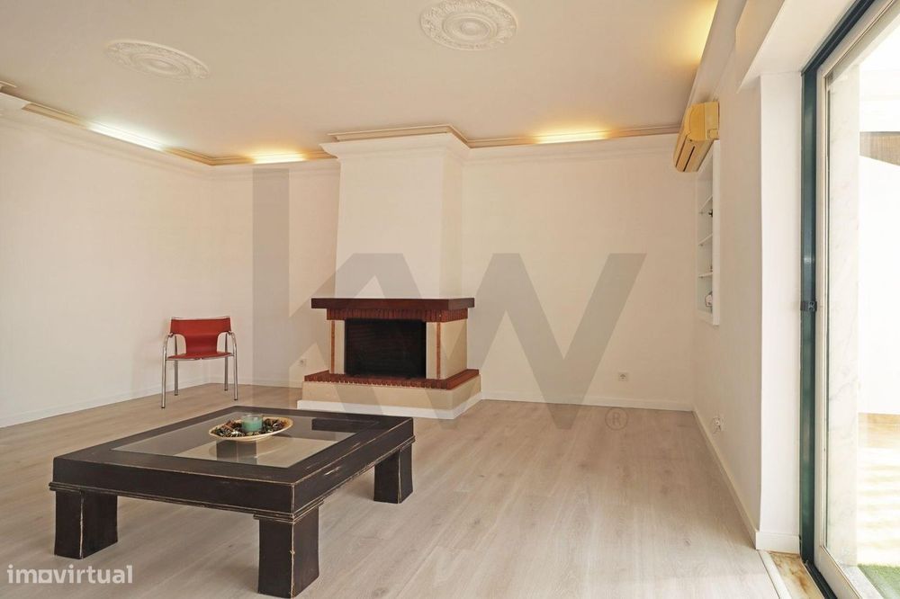 Penthouse T2 com terraço e vista Ria Formosa na Av. 5 de Outubro, Faro