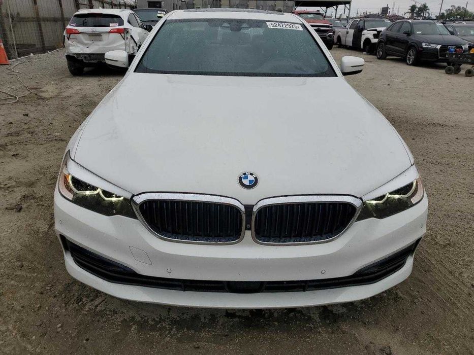 Бампер BMW  5 G30 розборка БМВ 5 Г30 колір А300 2017р