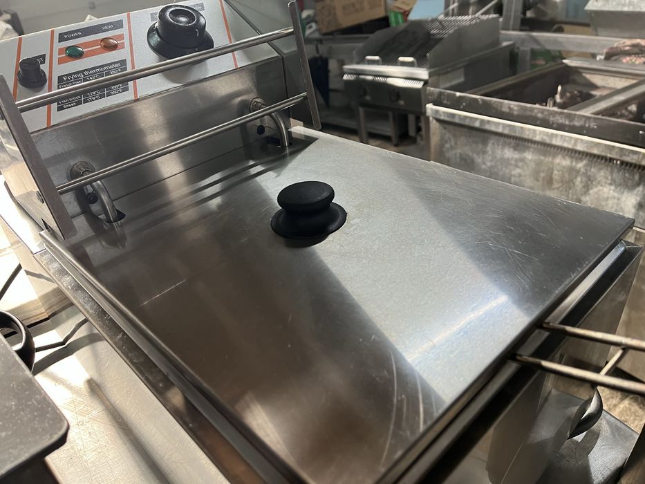 Fritadeira monofásica em inox de 6 lt nova