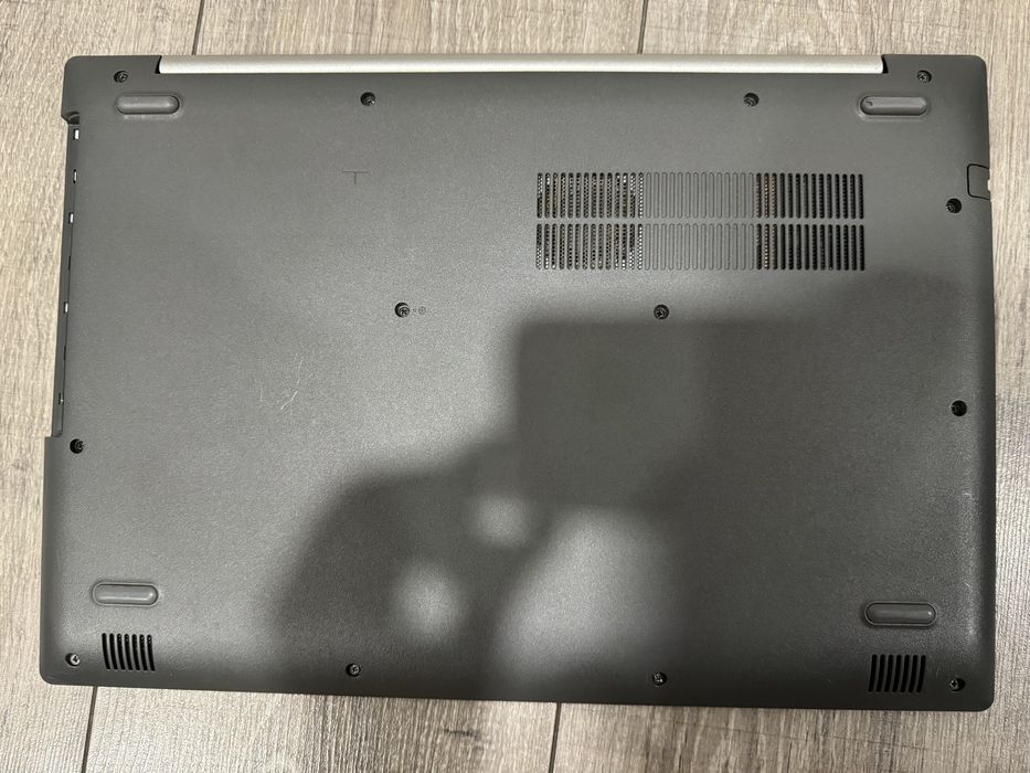 Ігровий ноутбук. I5 7200u, MX110, 8Gb DDR4. SSD240Gb, HDD320Gb.