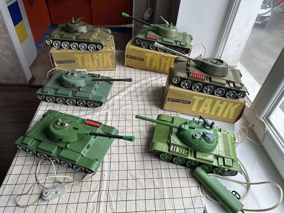 Ігрушка ссср Машинка Танк