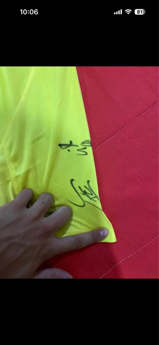 Camisola Autografada por Adrien Silva + Família (Peça Única)
