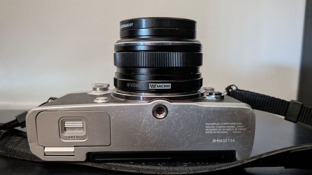 Olympus Pen F com objetiva 17mm