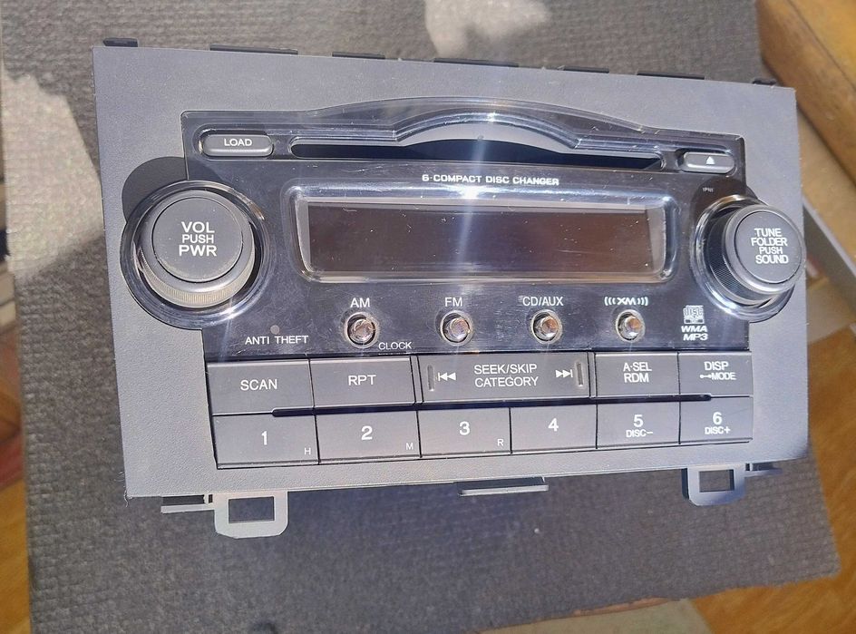Автомагнітола  HONDA CR-V 6 DISC MP3 стереосистема.