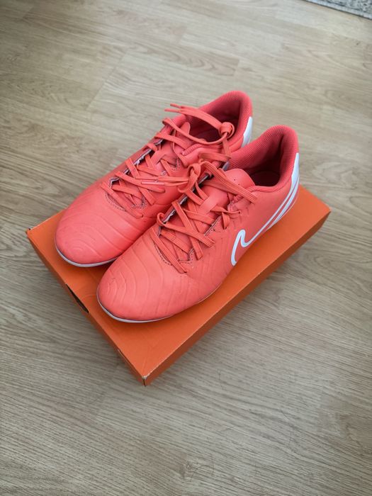 Nike Legend 10 Club rozmiar 40,5