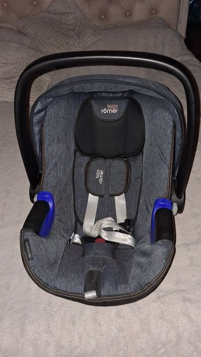 Продам автолюльку.