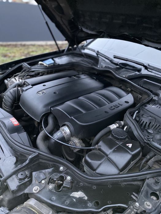 Mersedes -Benz E-Class 211