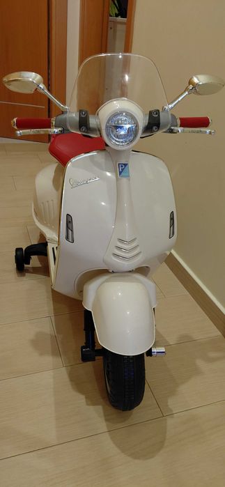 vespa a bateria para criança