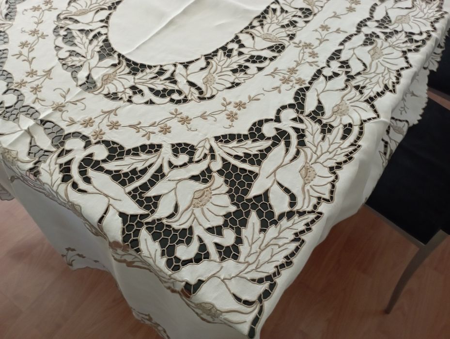 Toalha de mesa bordado original da Ilha da Madeira