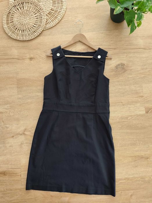 Prosta czarna elegancka biurowa sukienka z guzikami na ramionach XL 42
