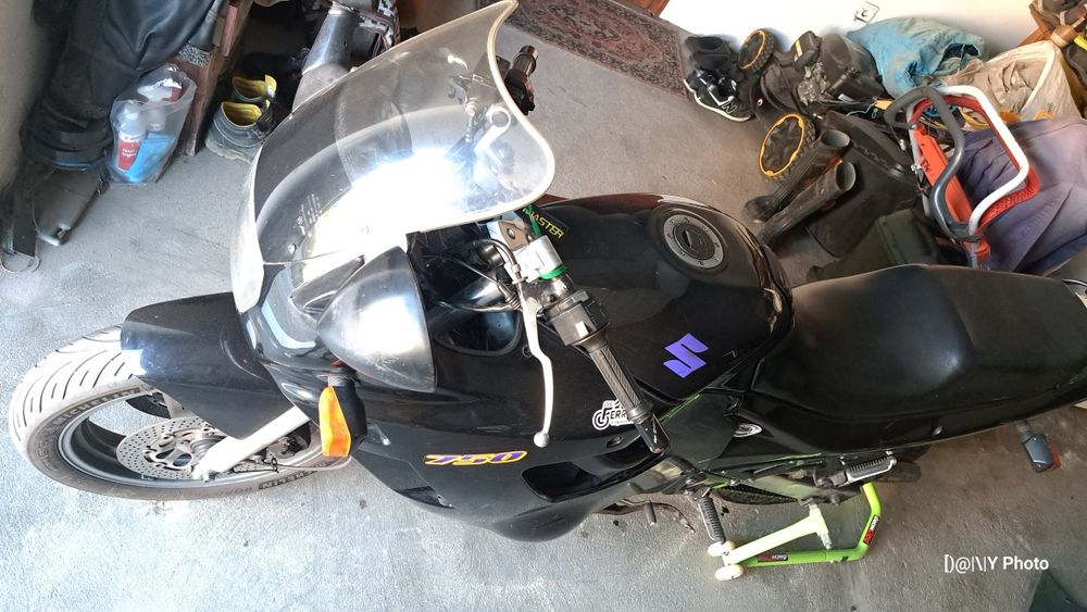 Suzuki Gsx750f 1992 78kw ler anúncio VALOR 1100€ até ao fim do mês
