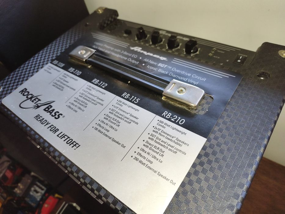 Amplificador Baixo - Ampeg RB108
