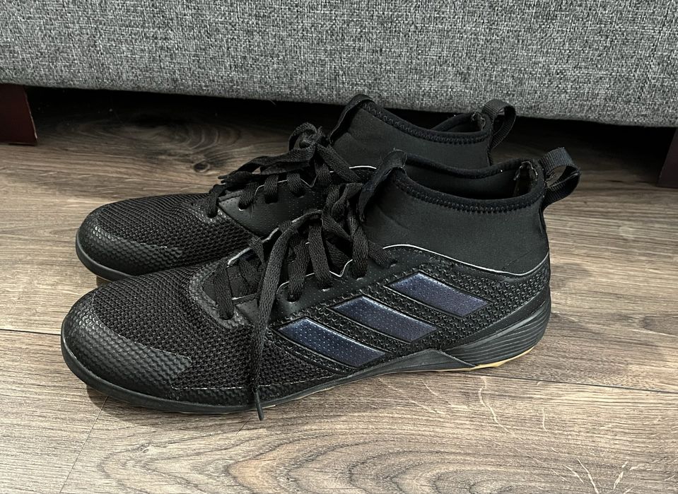 Buty piłkarskie halowe halówki Adidas ACE TANGO 42