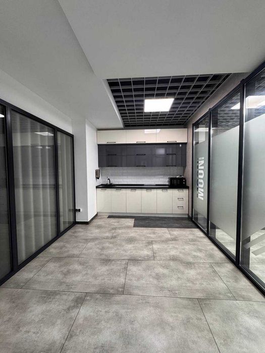 Сучасний стильний офіс