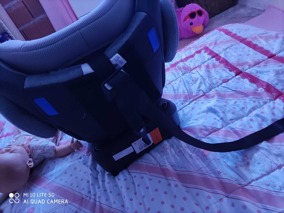 Cadeira auto Zippy rotativa e com isofx