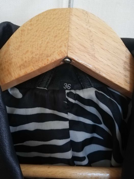 Skórzany czarny klasyczny płaszczyk, elegancki