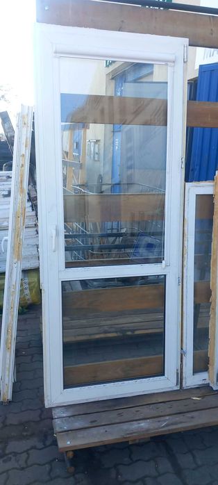 Okno PCV 89x217cm używane