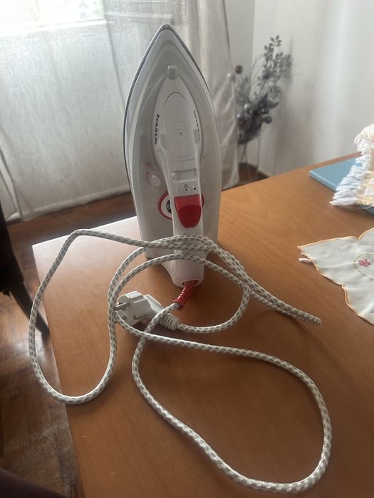 Vendo Ferro de passar, semi novo, em perfeito estado de concervação .