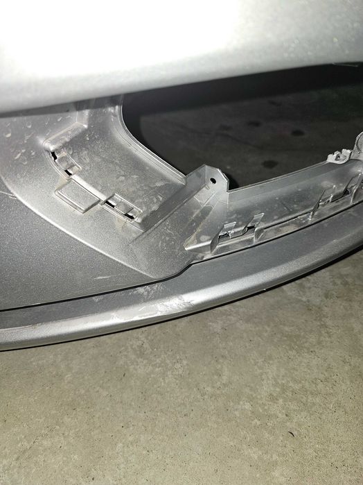 zderzak opel corsa E, kolor z176, pęknięcie