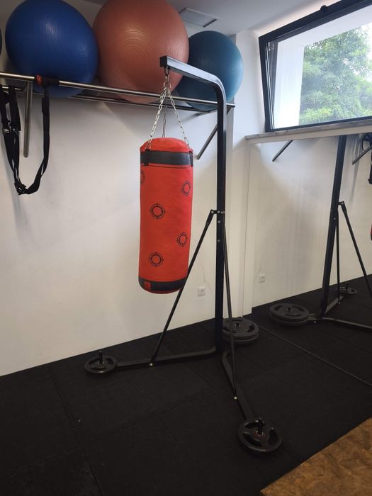 Saco de Boxe com Estrutura