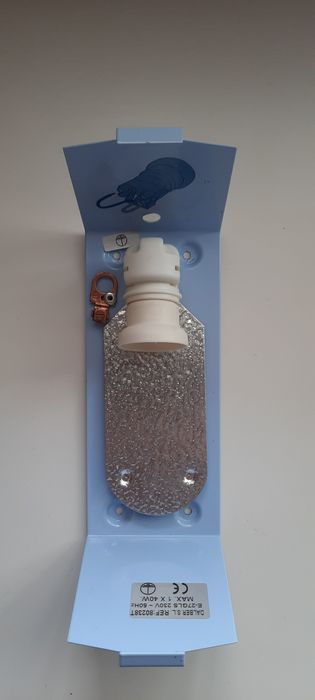 Candeeiro teto brilha no escuro