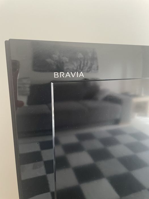 TV Sony Bravia 40 cali (99 cm x 68 cm)